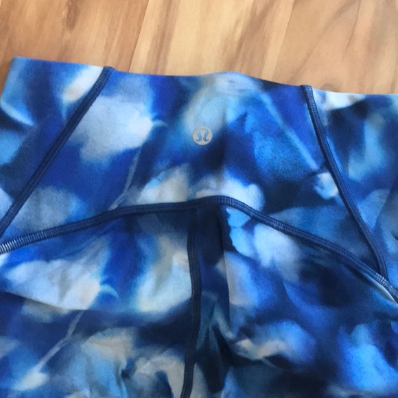 Lululemon blue cropped leggings mesh insert size 6 - Picture 6 of 6